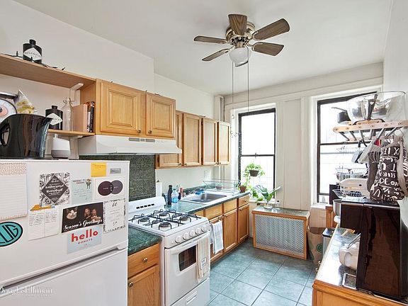 3rd image of 211 Taaffe Pl APT 3l