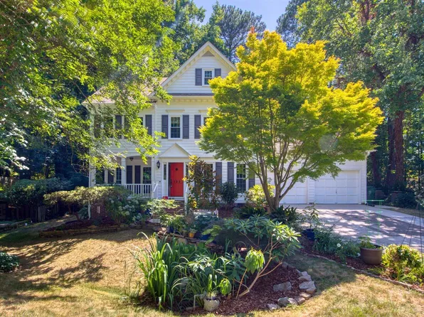 102 Parkmeadow Dr, Cary, NC 27519