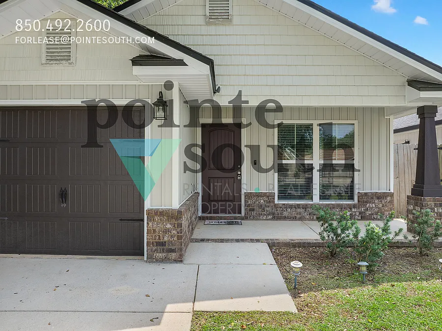 Charming Updated Home — Photo 4