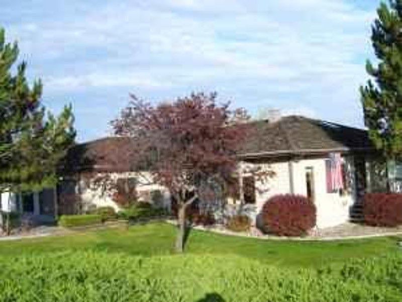 1st image of 124 Fairway Dr