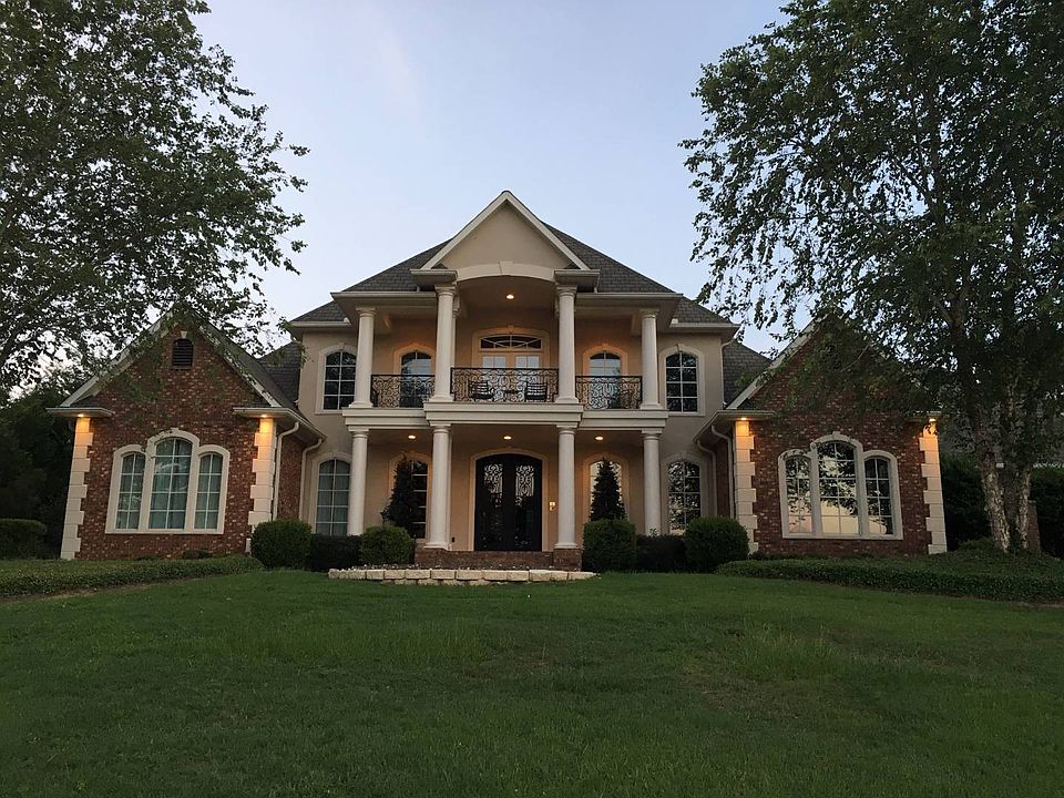 1st image of 1315 Lakewood Dr