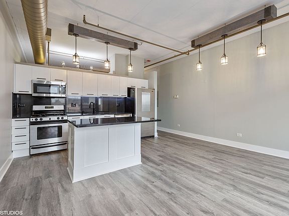 4th image of 212 E Cullerton St APT 610