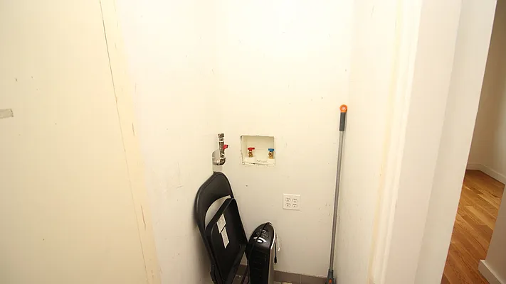 Rented by Nooklyn NYC LLC | media 11