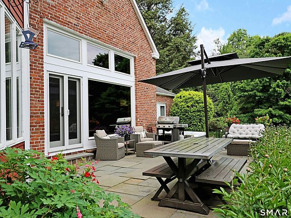 5th image of 68 Bloomer Road