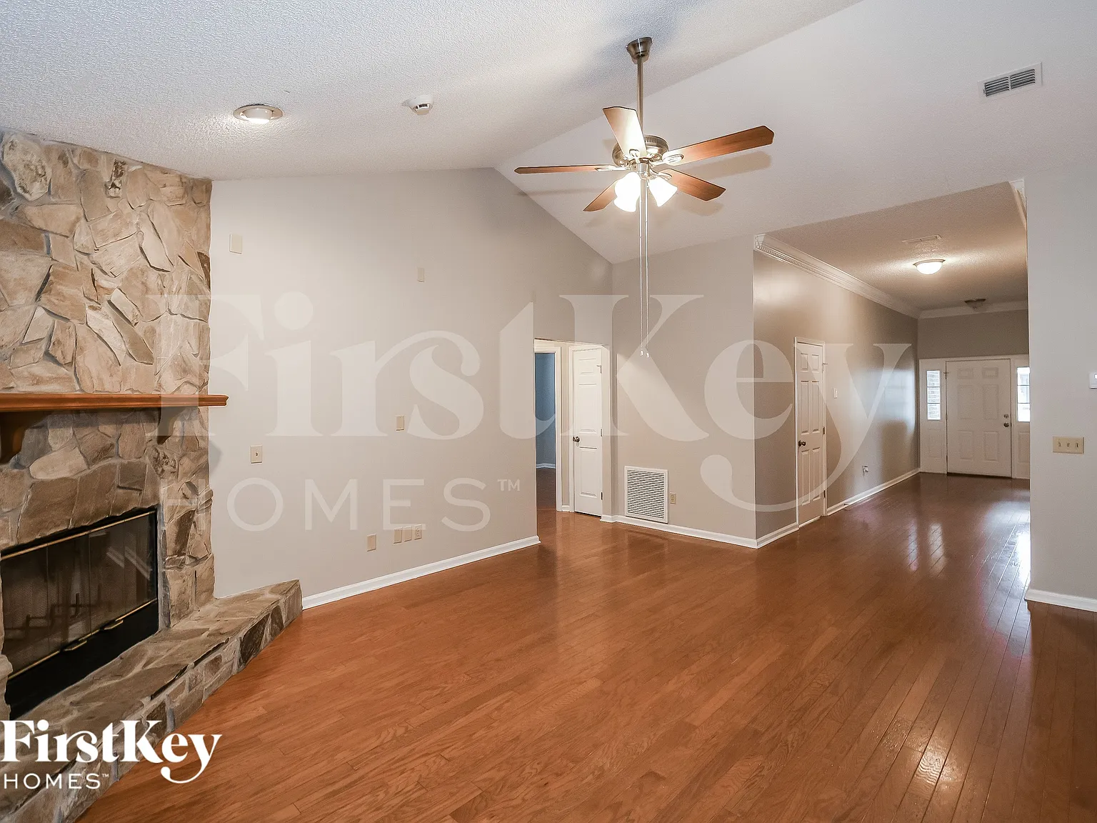 3 bed, 2.0 bath, 1656 sqft, $2,505 — Photo 3