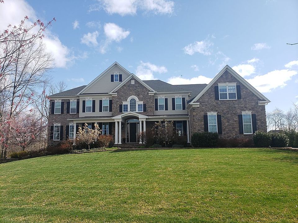 1st image of 821 Green Meadow Dr