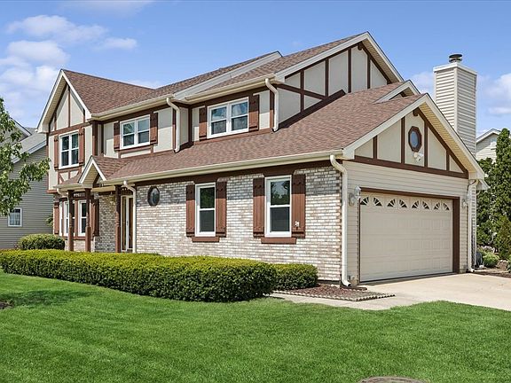 2nd image of 27W390 Waterford Dr