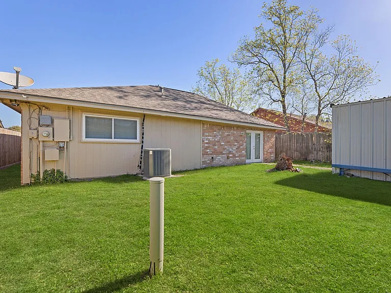 5211 Court Rd — Photo 28