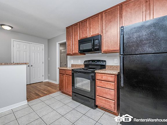 5th image of 2201 Woodmont Dr