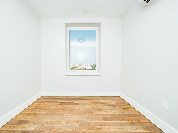 4th image of 916 Bergen St