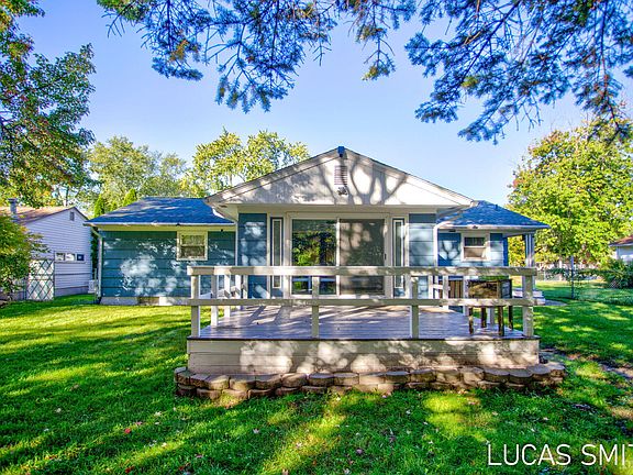 4th image of 3024 Maple Grove Rd