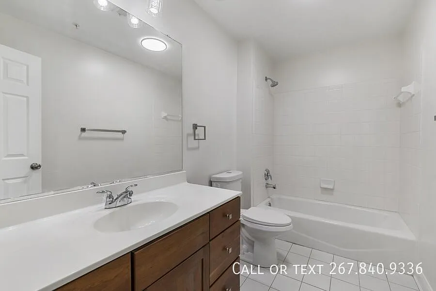 3 bed, 3.5 bath, $4,700 — Photo 2