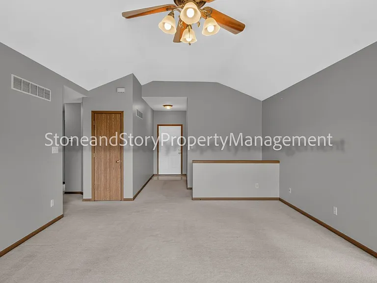 6926 SW 17th St — Photo 3