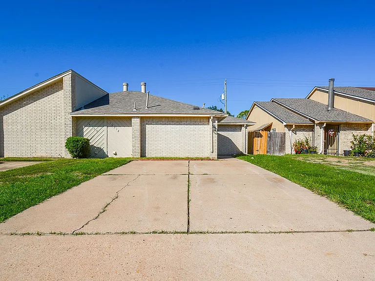 16518 Monte Carlo Ln — Photo 3
