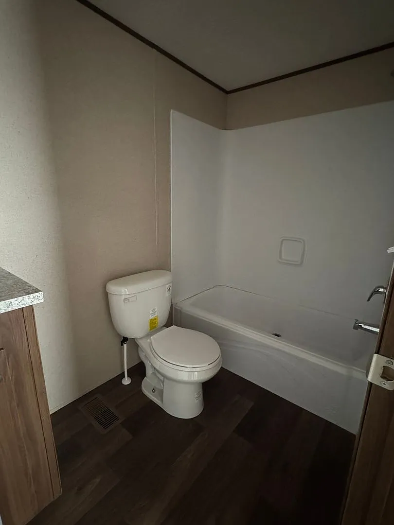 Newly Constructed Manufactured Home — Photo 4