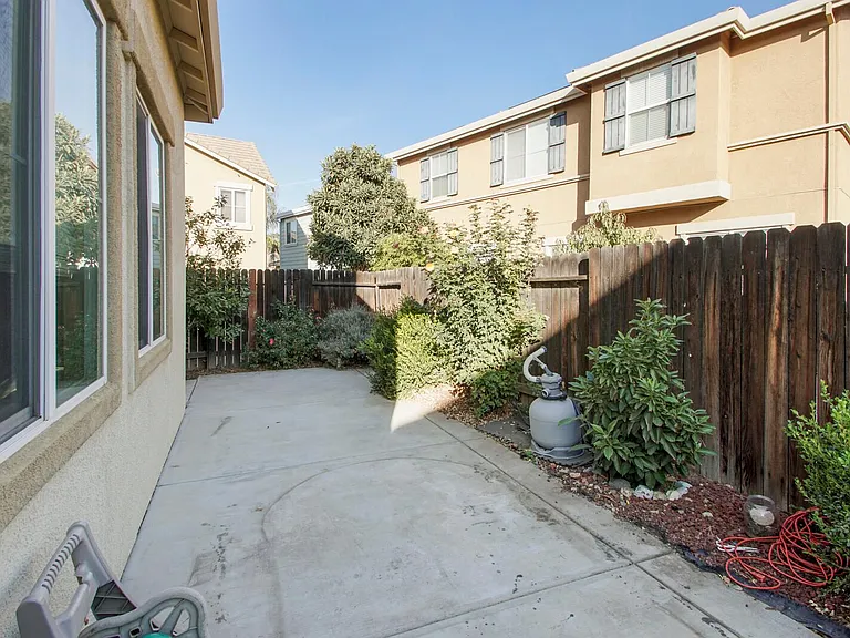 4352 Middlefield Dr — Photo 39