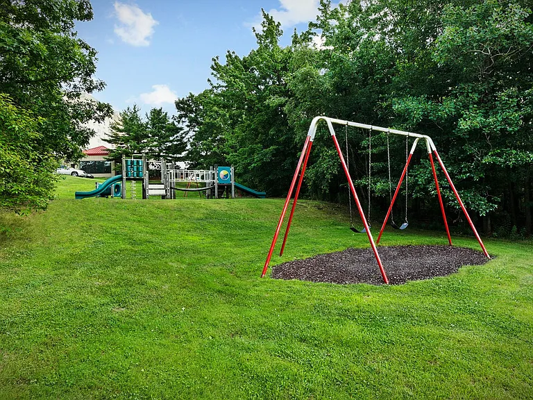 608 Wildflower Dr — Photo 16