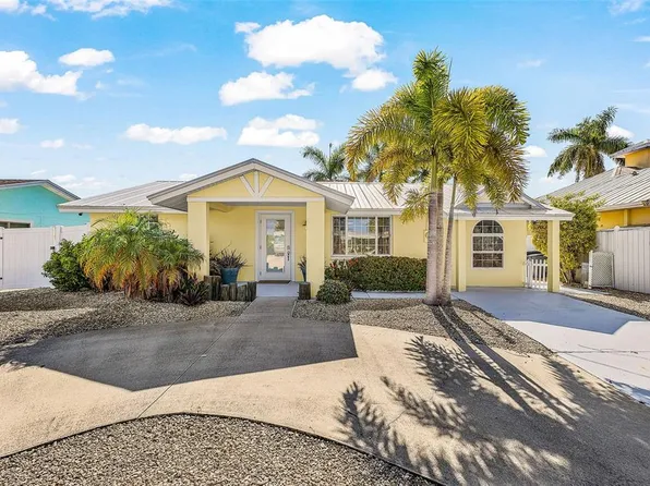 12262 Boat Shell Dr, Matlacha Isles, FL 33991