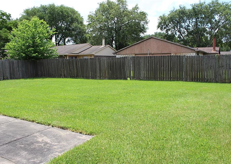 1st image of 15610 Fall Briar Dr
