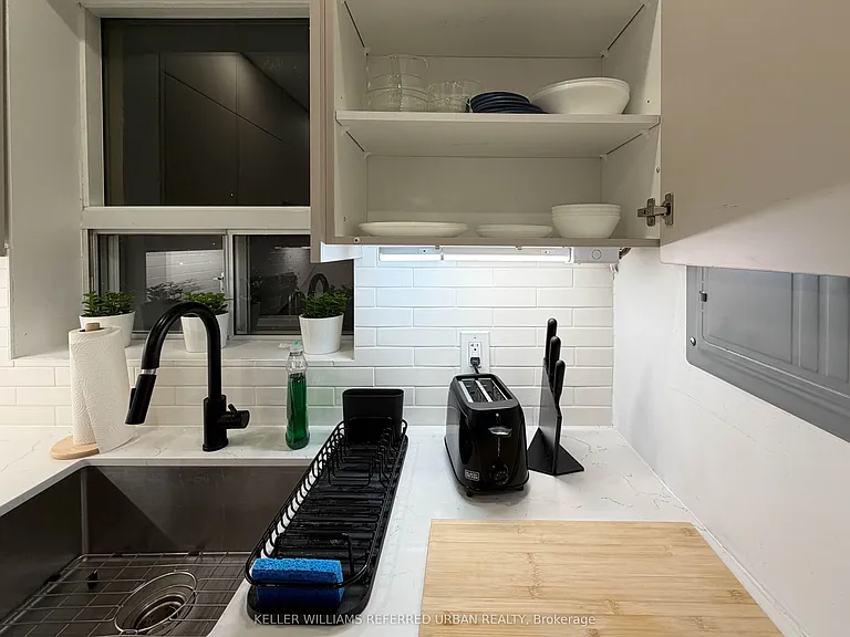 823 Millwood Rd #6 — Photo 10