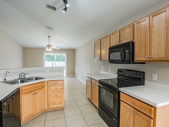2nd image of 128 Wheatfield Cir
