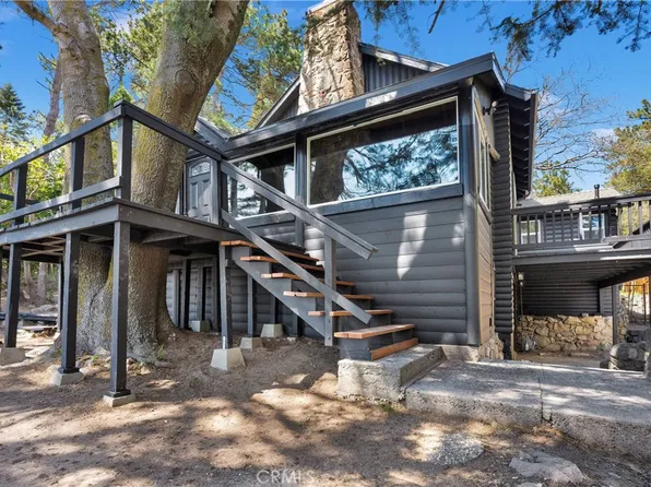 25036 Oceanview Dr, Crestline, CA 92325