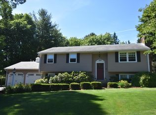 5 Jonathan Judd Cir, Southampton, MA 01073