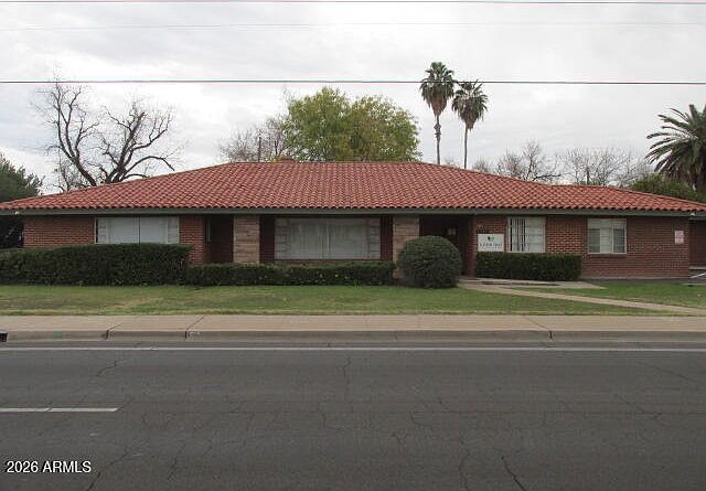 1st image of 901 E UNIVERSITY Drive