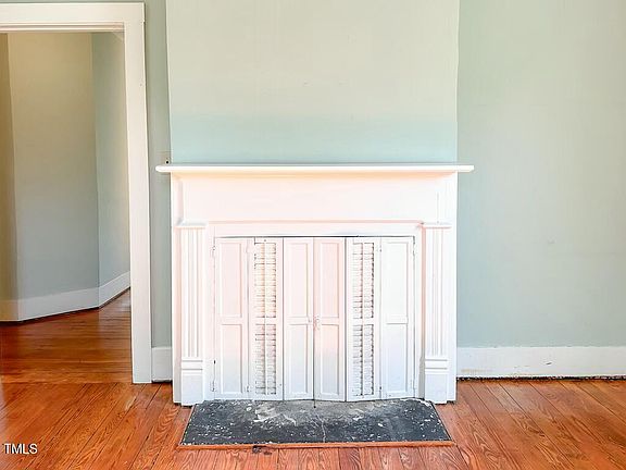 39th image of 302 Halifax St