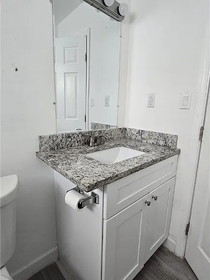 4952 Vincennes St — Photo 3
