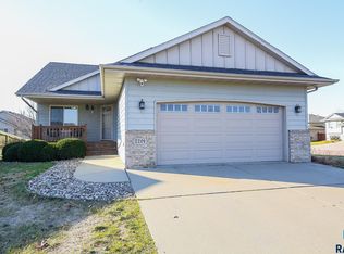 2201 S June Ave, Sioux Falls, SD 57106