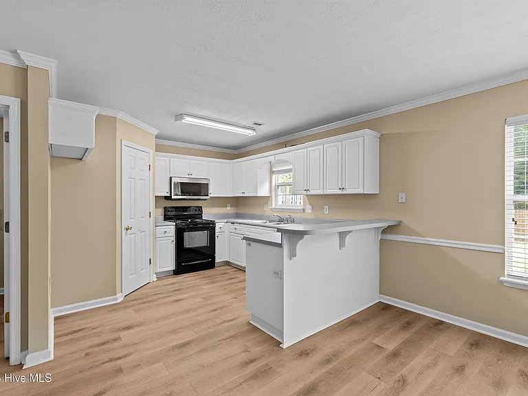7598 Pleasantville Way — Photo 21