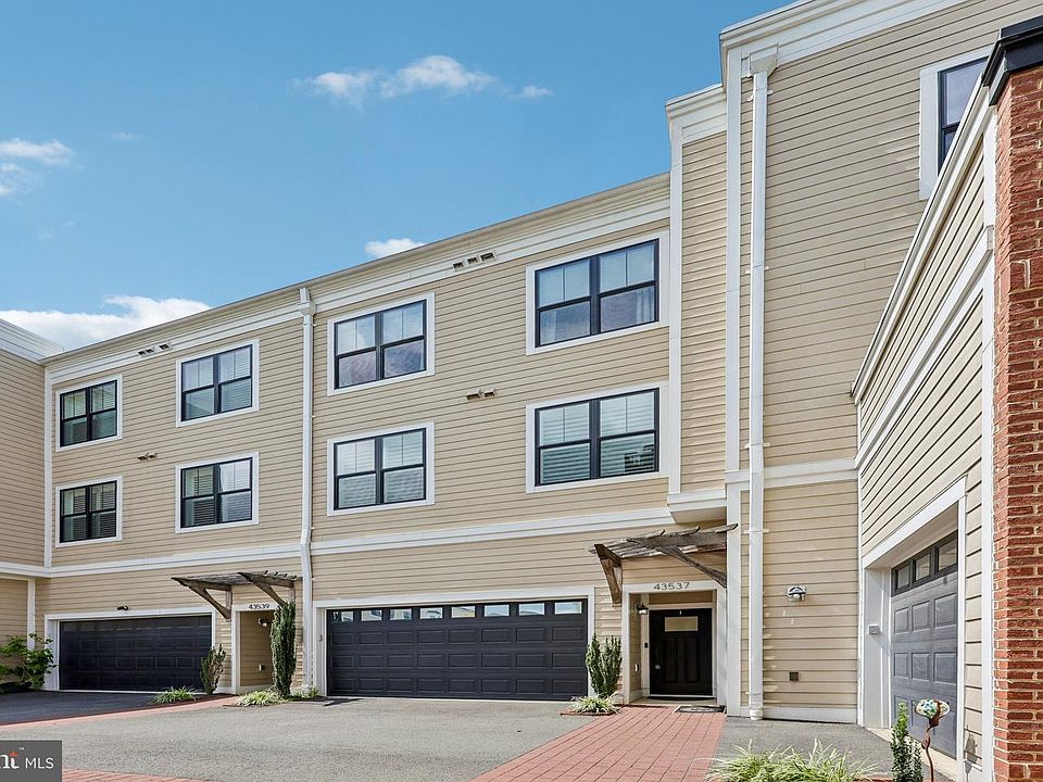 1st image of 43537 Michigan Sq