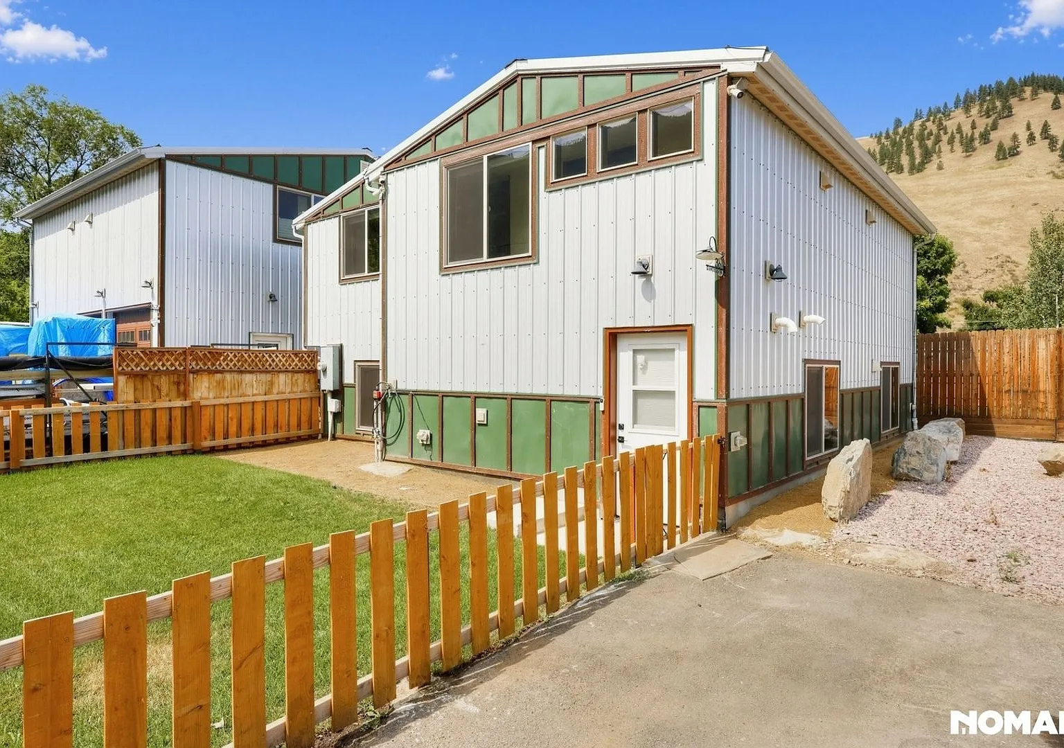 Spacious 5BR House in Missoula — Photo 1