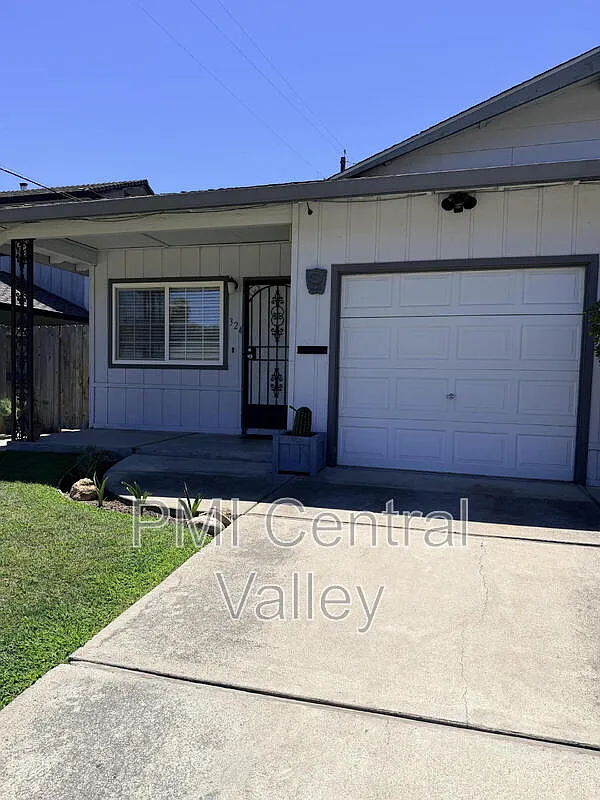 2 bed, 1.0 bath, 900 sqft, $1,950 — Photo 3