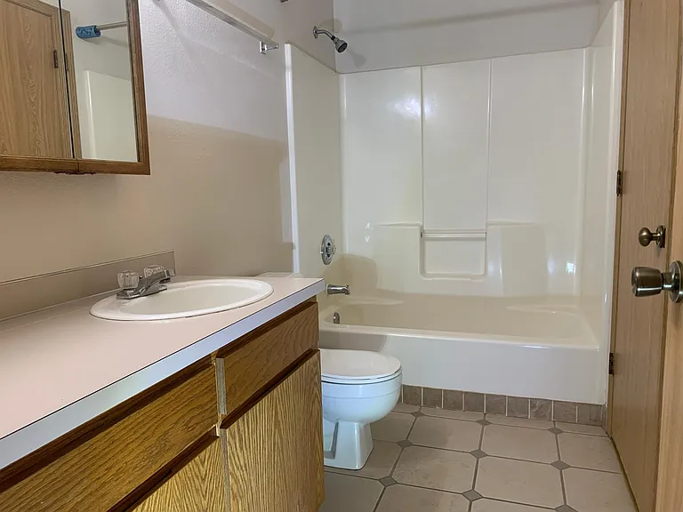 2431 Spruce Rd #B — Photo 8