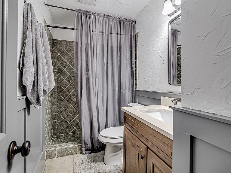 6112 Farmingdale Dr — Photo 20