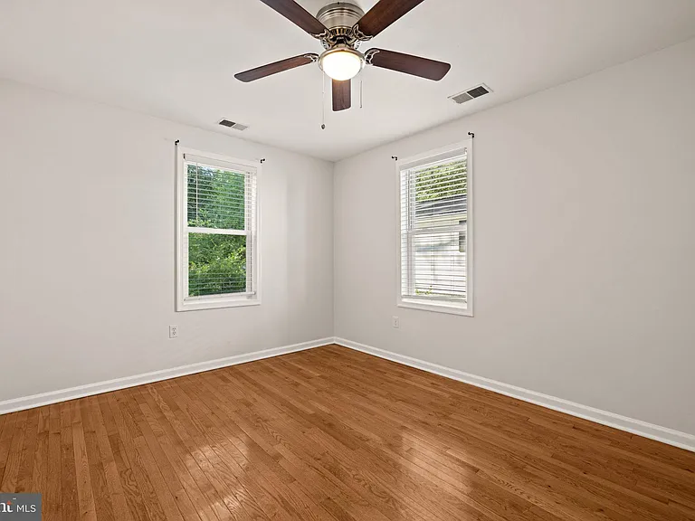 220 E 2nd Ave — Photo 26
