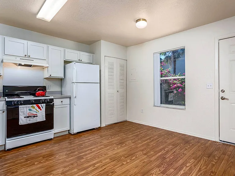 Landon Trace Townhomes — Photo 25