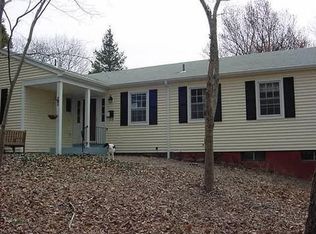 20 Niles Hill Rd, New London, CT 06320