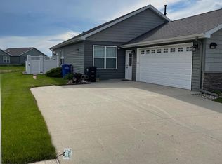 2608 Whispering Creek Cir S, Fargo, ND 58104