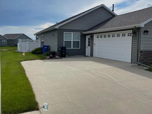 2608 Whispering Creek Cir S, Fargo, ND 58104