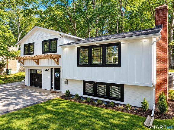 2nd image of 52 Stonybrook Road