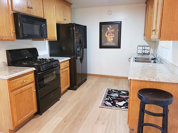 4th image of 1220 W Pine Ave