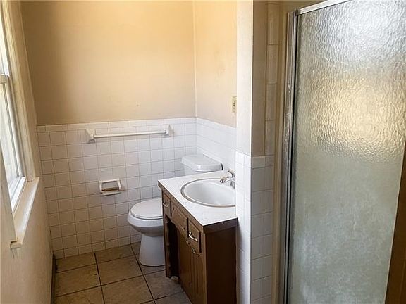 5th image of 10801 Fuller Ave