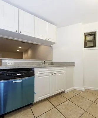 Rented by Icon Realty Management | media 7