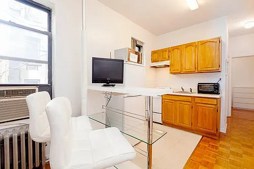506 E 13th St #15 Photo 1 506 E 13th St #15 Photo 1