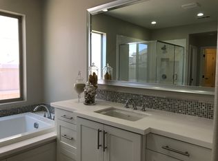 2945 Fledgling Dr, Escondido, CA 92029