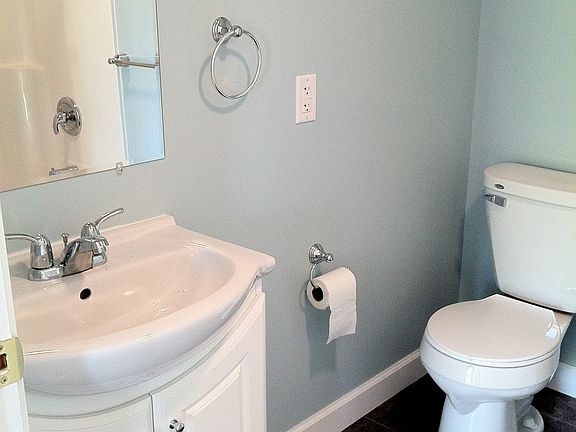 4th image of 13321 50th Ave APT 2