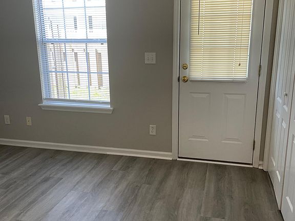 4th image of 1432 Green St APT A